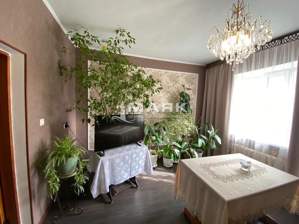 Дом 305.3 кв.м на участке 4 сот