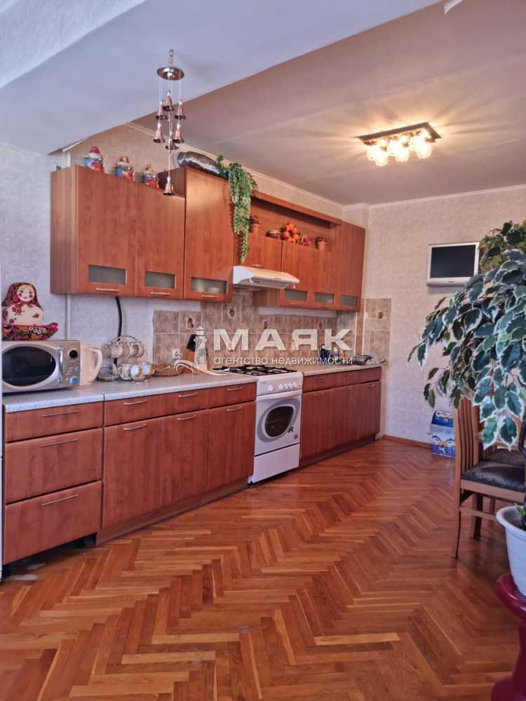 4-к. квартира 92 кв.м, 4/7