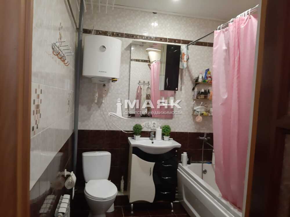 3-к. квартира 70 кв.м, 2/2