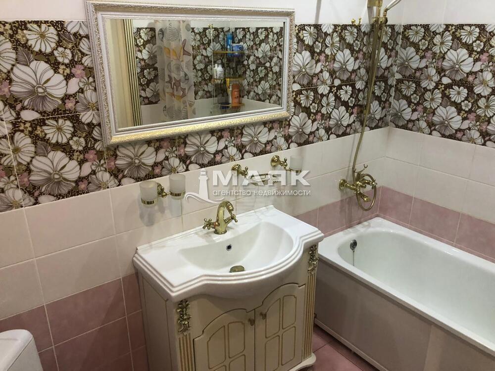 2-к. квартира 64 кв.м, 4/10