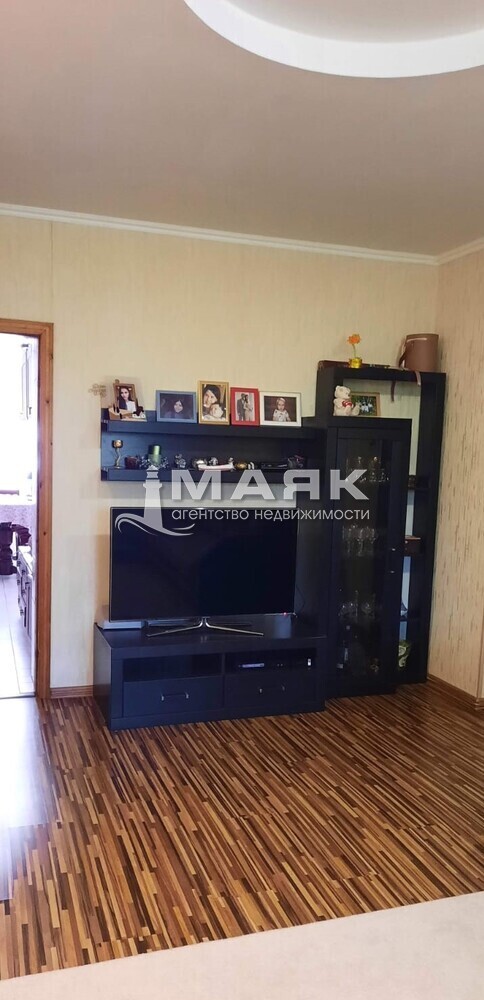 Дом 413 кв.м на участке 8 сот