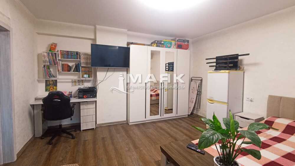 1-к. квартира 37.8 кв.м, 1/3