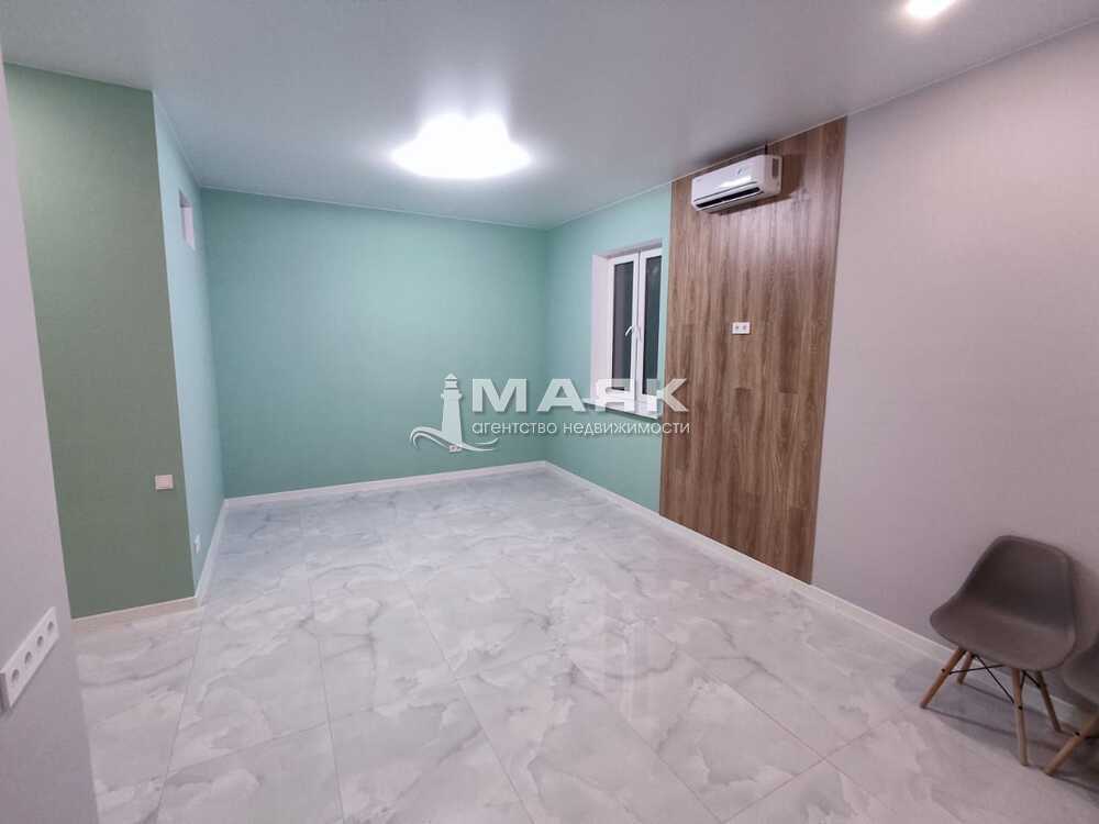 1-к. квартира 34 кв.м, цоколь/8