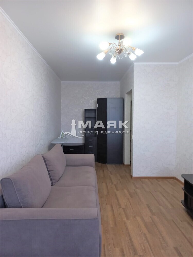 1-к. квартира 42 кв.м, 8/9